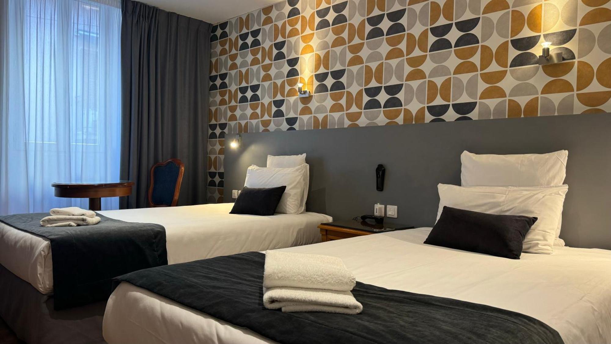 Hotel Le Bourgogne เอวิยงเลบานส์ ภายนอก รูปภาพ