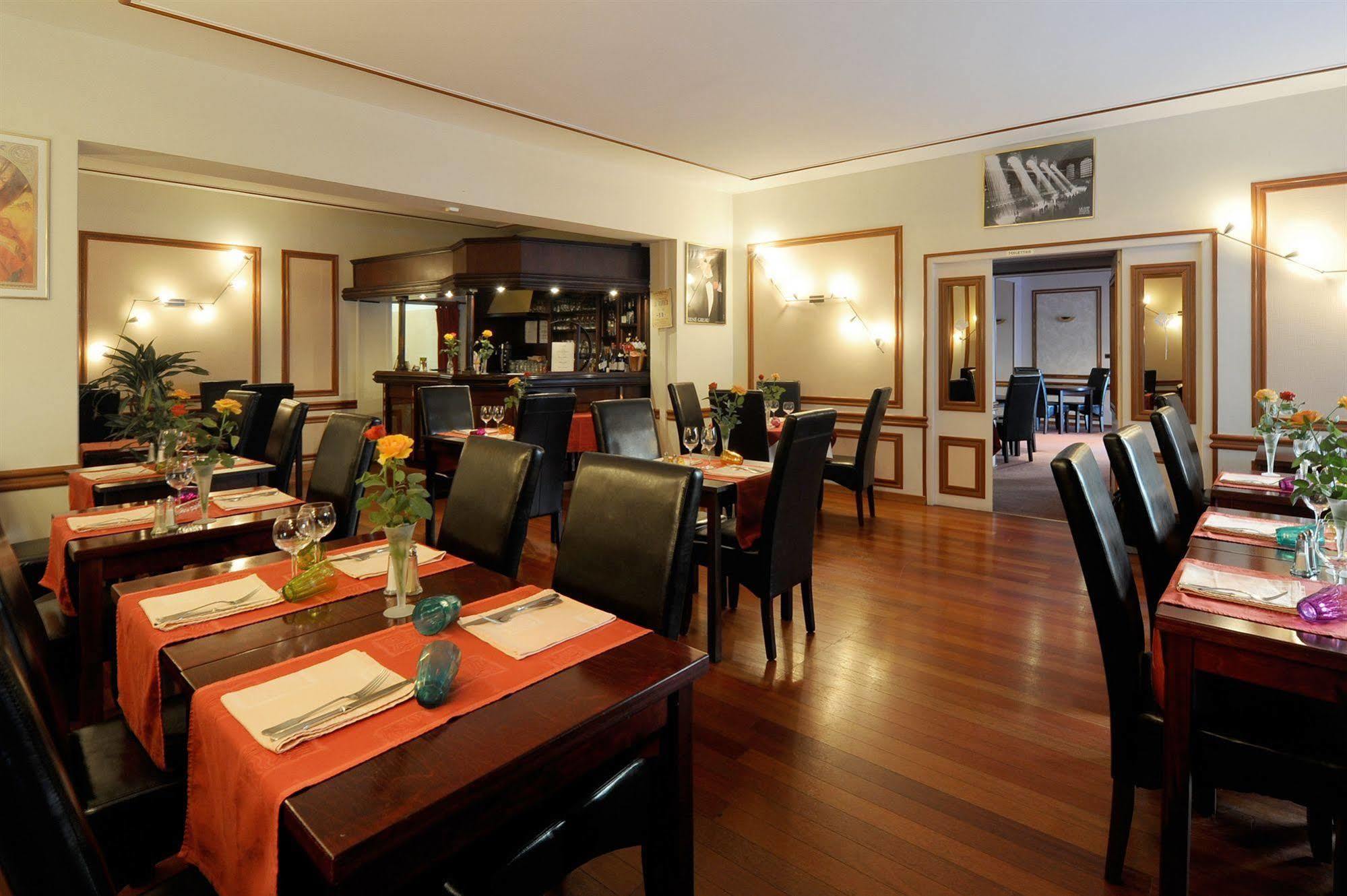Hotel Le Bourgogne เอวิยงเลบานส์ ภายนอก รูปภาพ