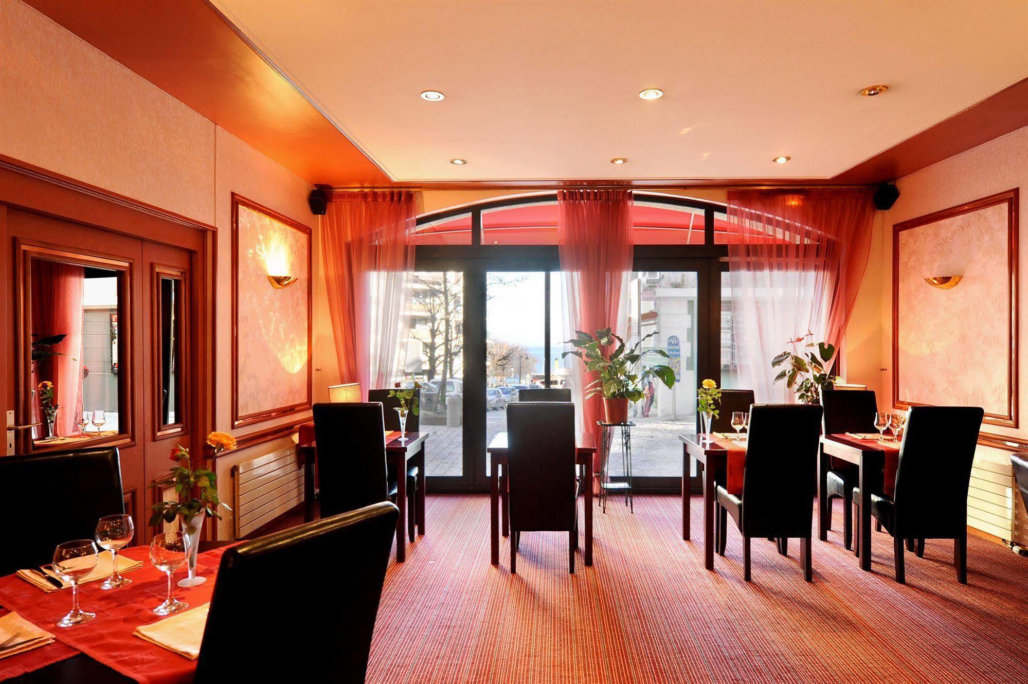 Hotel Le Bourgogne เอวิยงเลบานส์ ภายนอก รูปภาพ