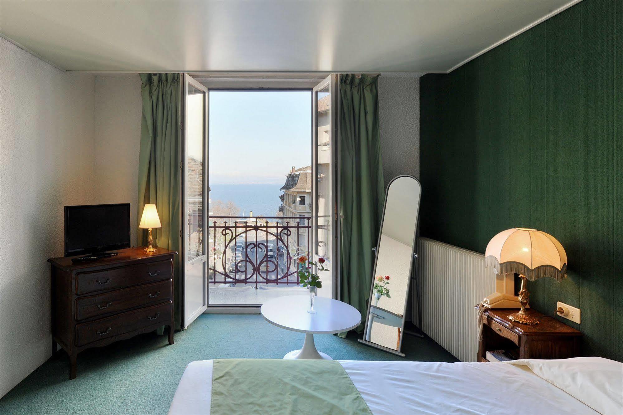 Hotel Le Bourgogne เอวิยงเลบานส์ ภายนอก รูปภาพ